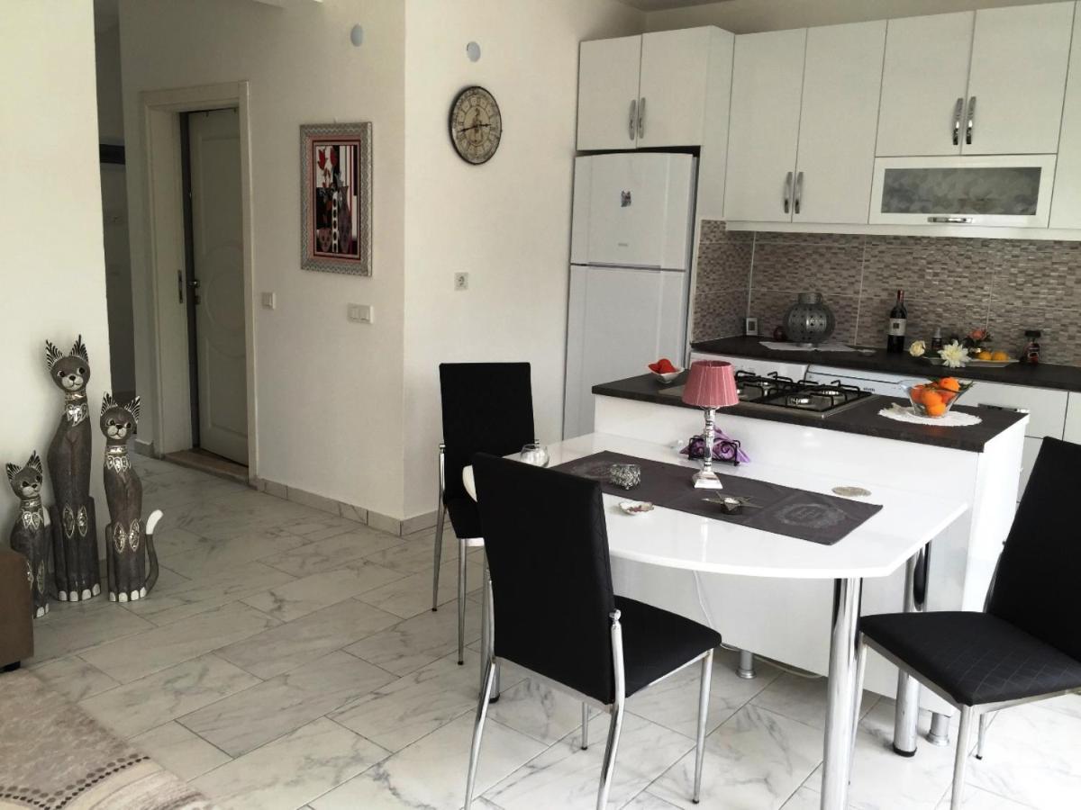 Belka Golf Luxury Poolside Apartament *
